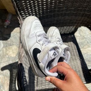 Kids Nike shoes used